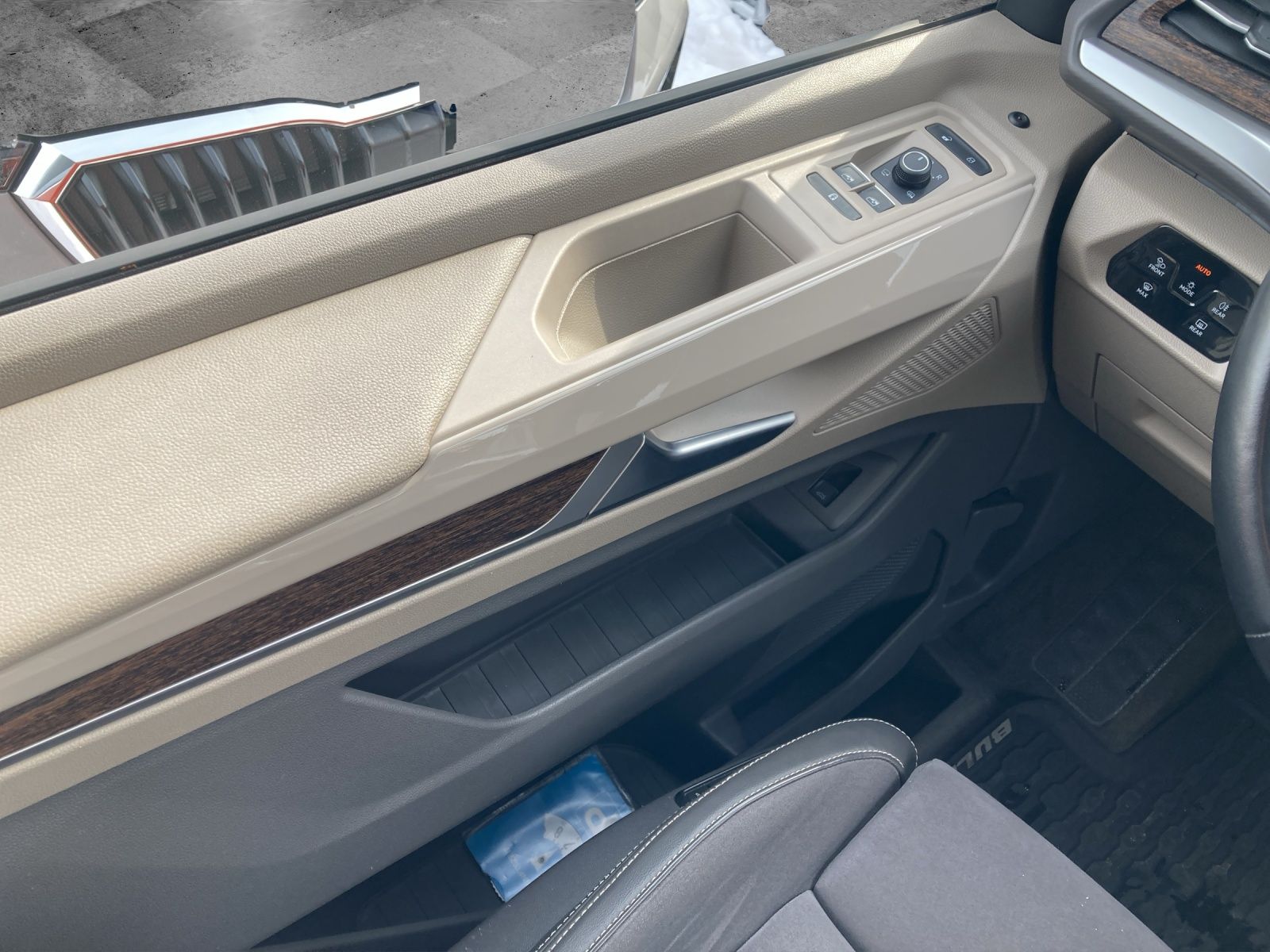 Fahrzeugabbildung Volkswagen T7 Multivan TDI STYLE DSG MATRIX ACC AHZV