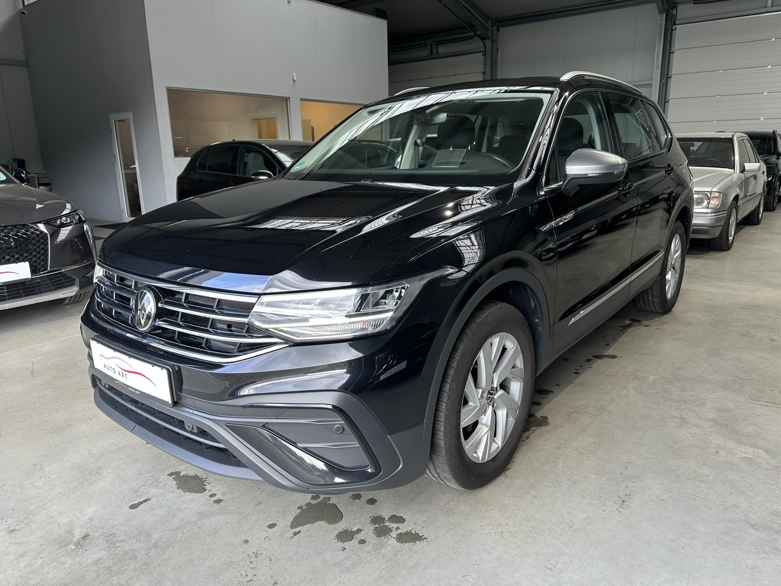 Volkswagen Tiguan Allspace Life 7S. Navi LED SHZ HUD ACC 