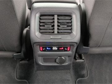 Volkswagen Tiguan - 11