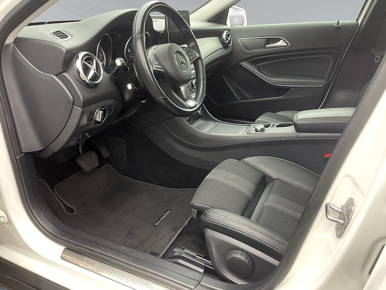 Mercedes-Benz GLA 7G-DCT Urban LED NAVI PANO SHZ PDC, миниатюра 8