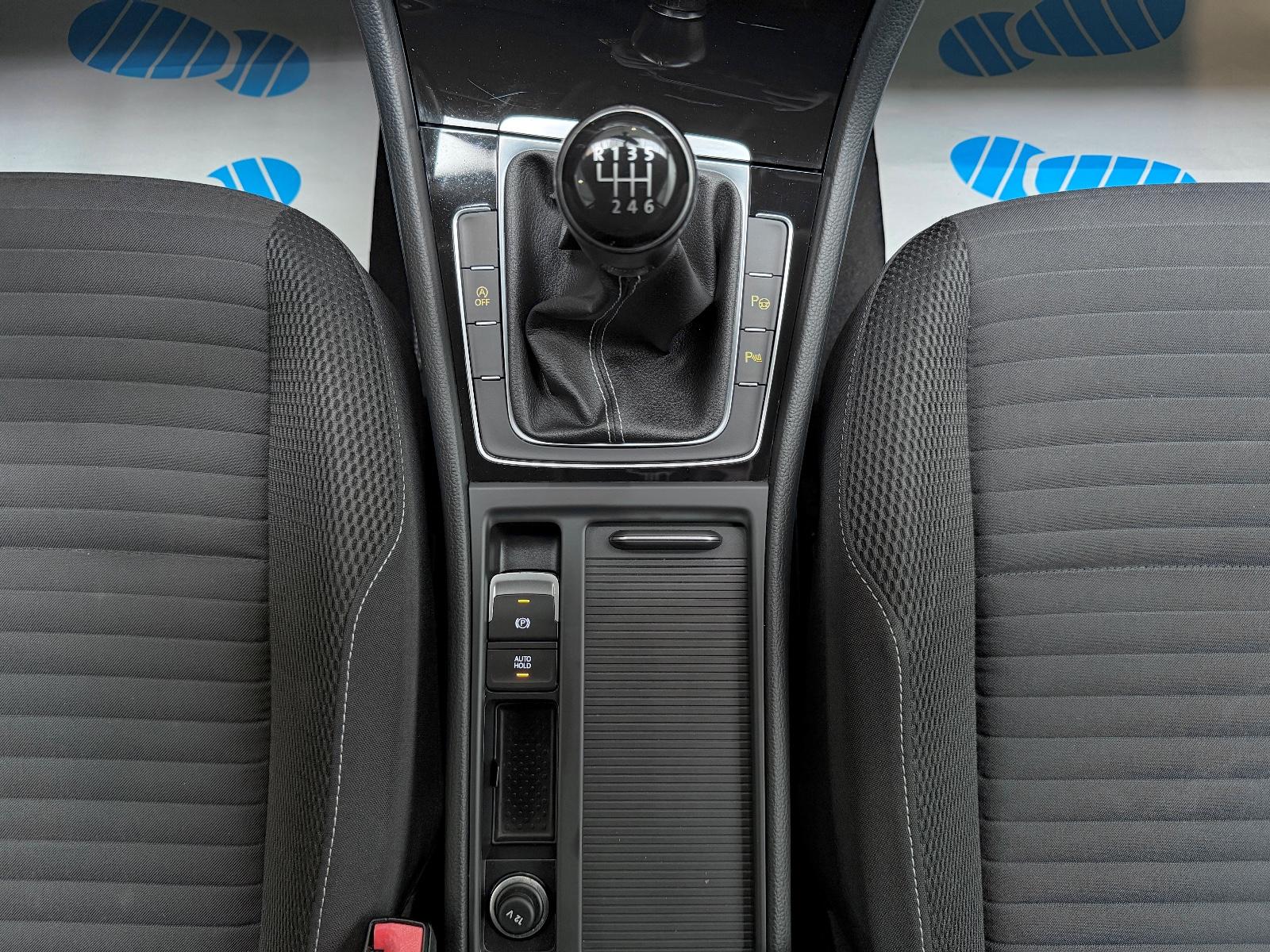 Volkswagen Golf 7 VII Lim. 1.2 TSI BMT CUP Standheizung/1.H