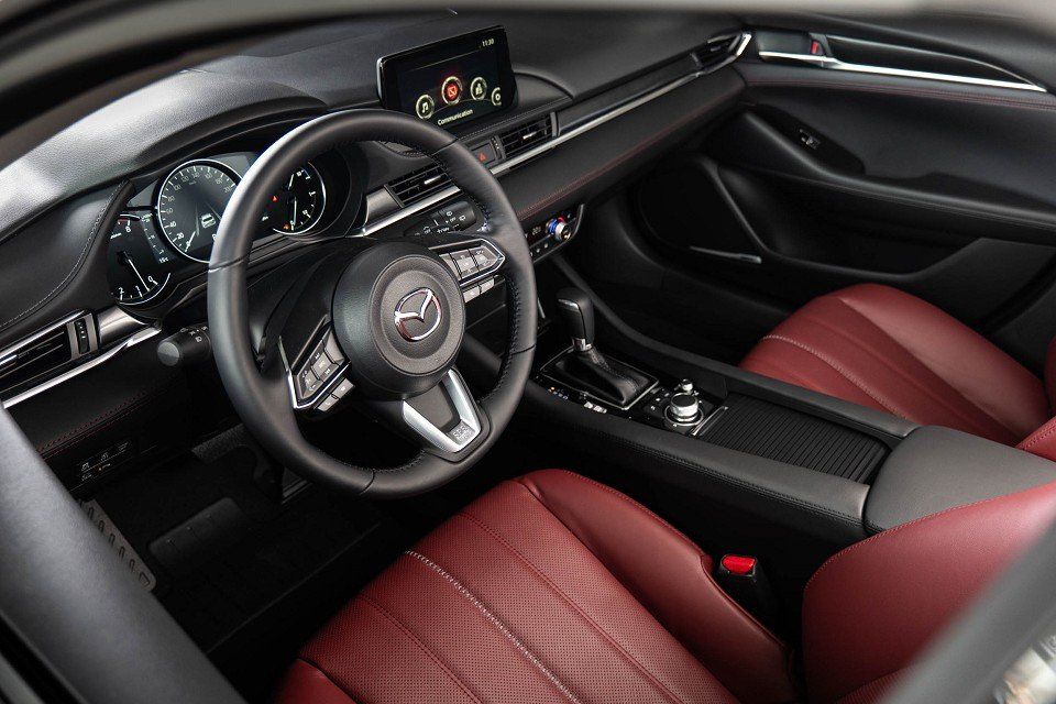 Fahrzeugabbildung Mazda 6 Kombi 2.5i 194PS A/T HOMURA SUNR