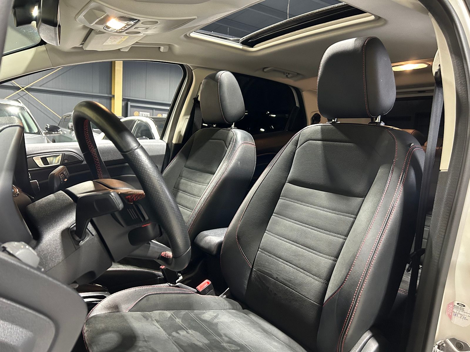 Fahrzeugabbildung Ford EcoSport ST-Line/KAMERA/NAVI/PANO/APPLE/SHZ