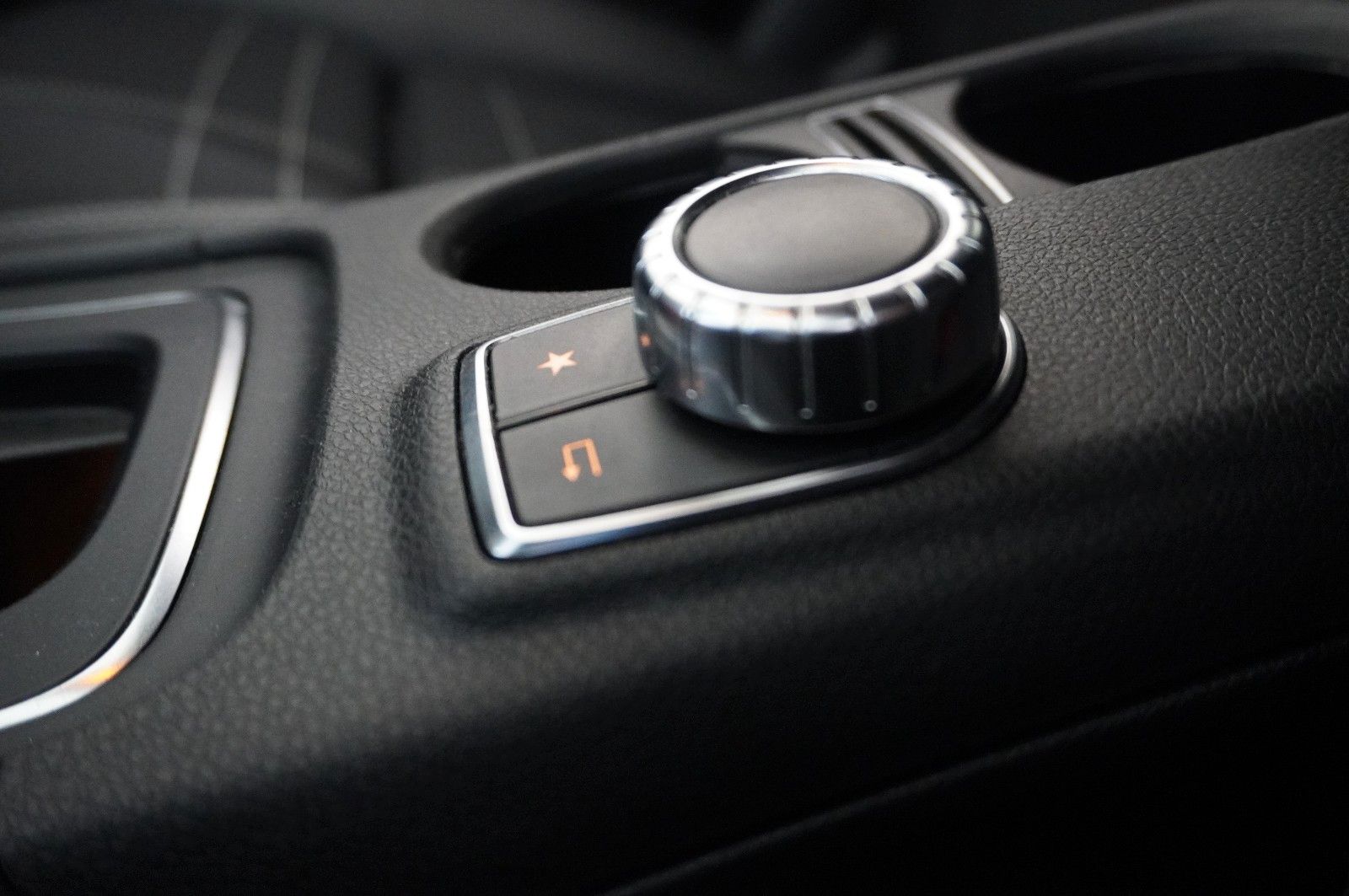 Fahrzeugabbildung Mercedes-Benz A 220 CDI BLUEFFI. NAVI/LED/KAMERA/SHZ/SPORT/AHK