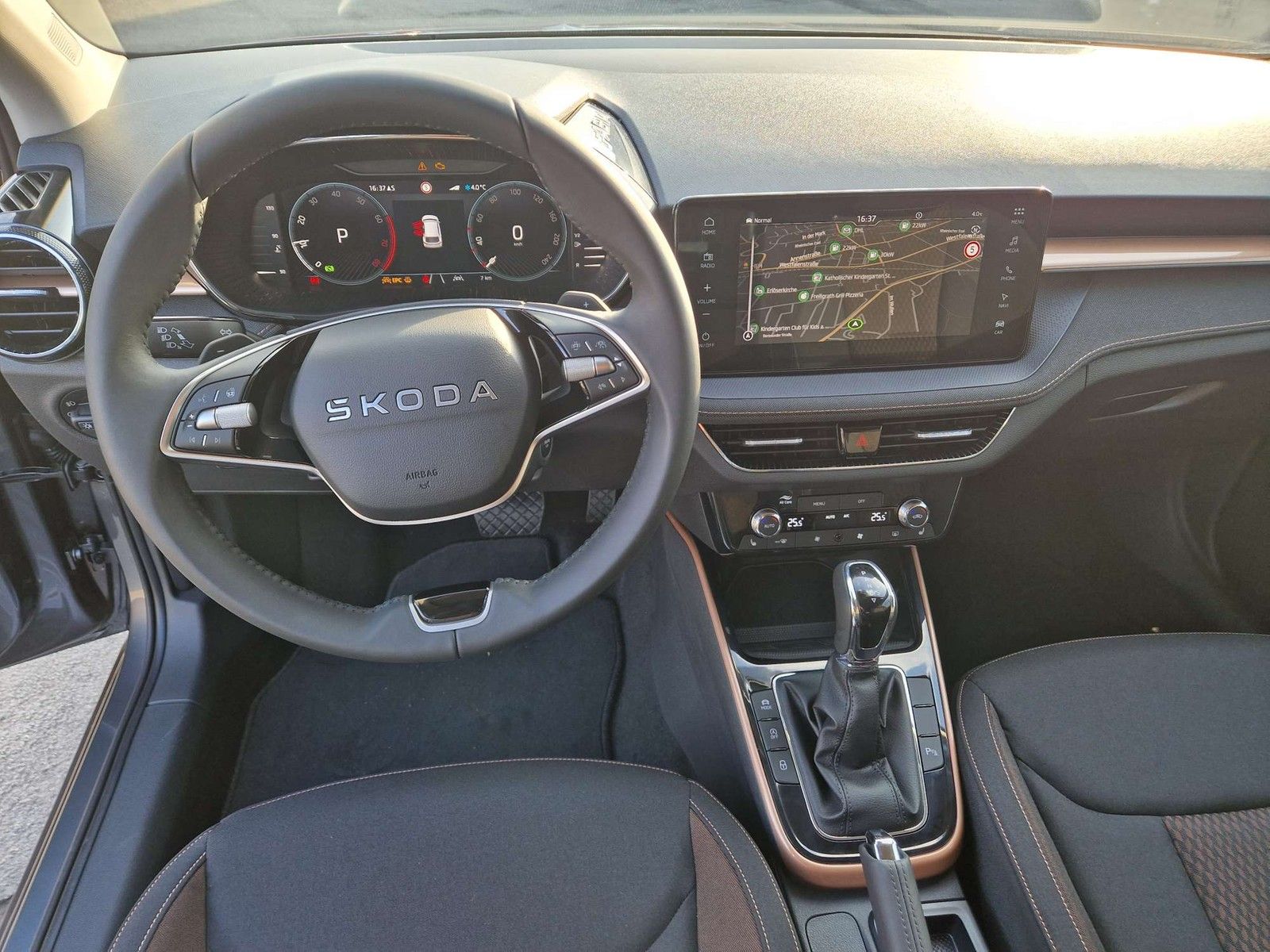 Skoda Fabia 1,0 TSI DSG Tour NAVI AHK KESSY PRIVACY SI imagem 3