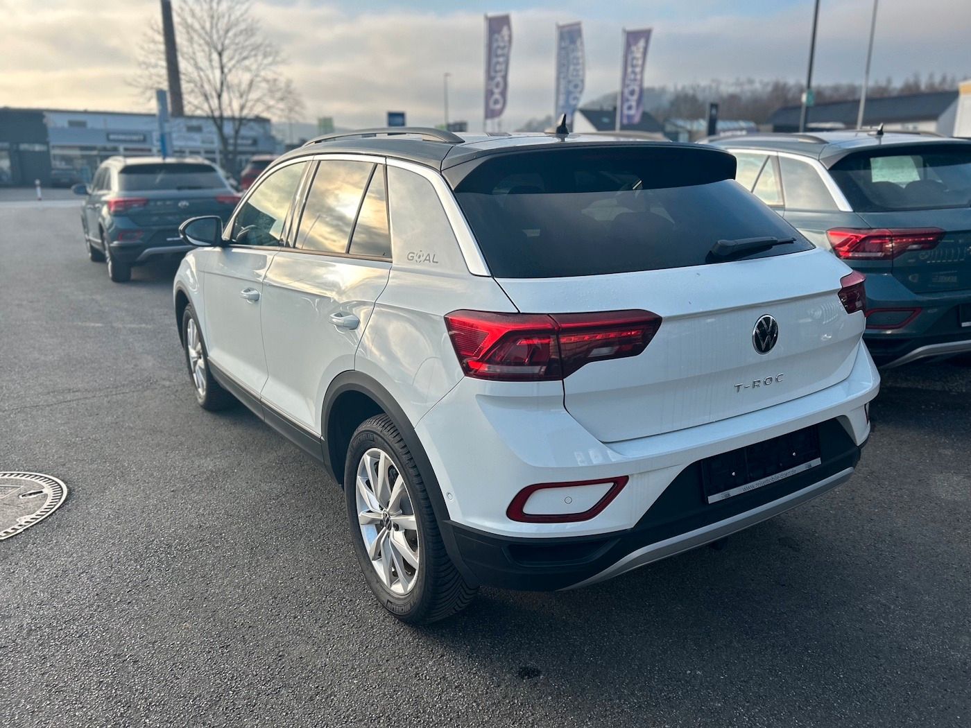 Fahrzeugabbildung Volkswagen T-Roc 2.0 TDI GOAL NEU50T AHK LED ACC SHZ+LHZ