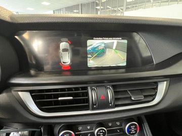 Alfa-Romeo Stelvio - 10