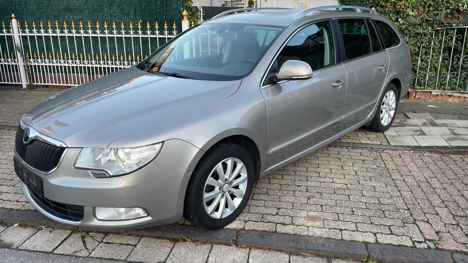 Skoda Superb 1.8 TSI DSG Elegance Leder Navi Xenon