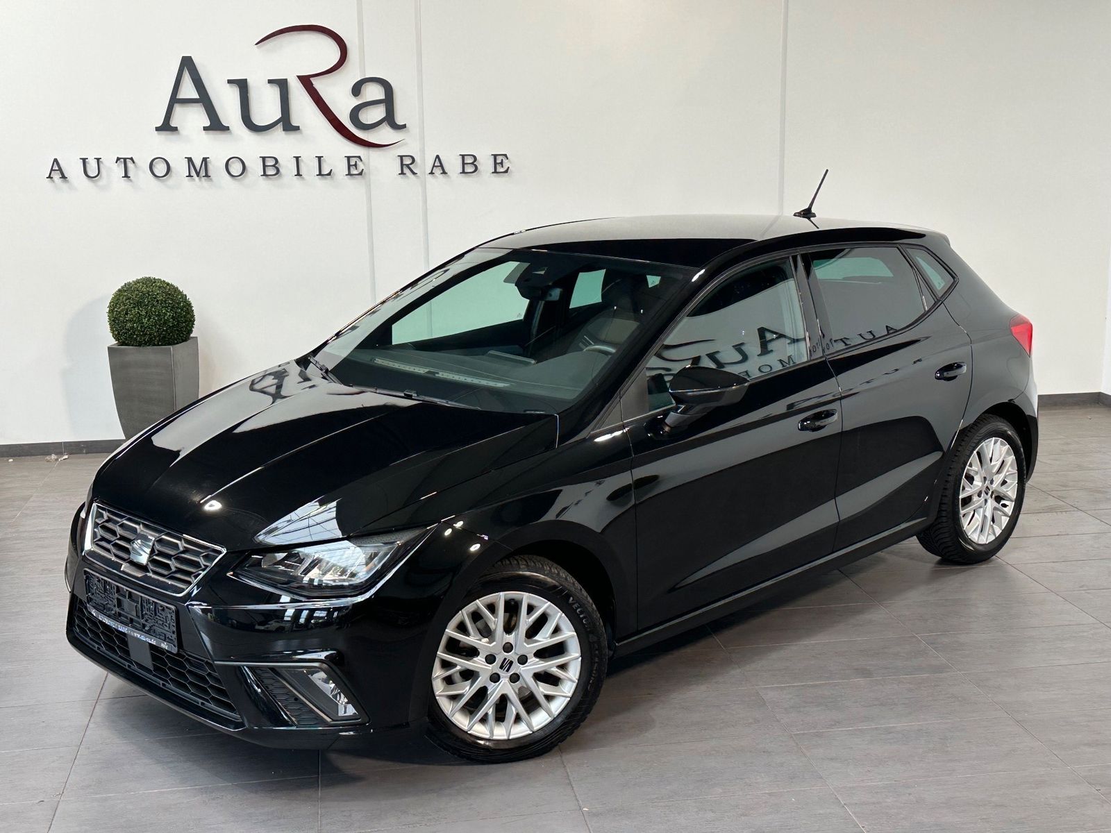 Fahrzeugabbildung SEAT Ibiza FR 1.0 TSI DSG NAV+LED+PDC+DAB+GANZJAHRES