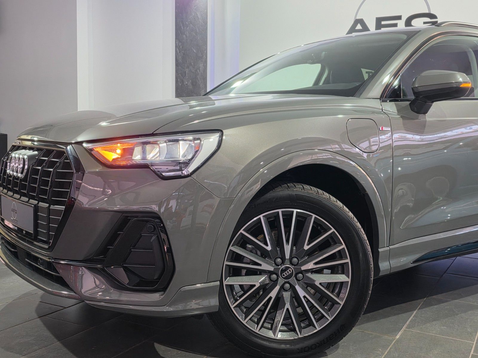 Audi Q3 45 TFSI e S line foto 9