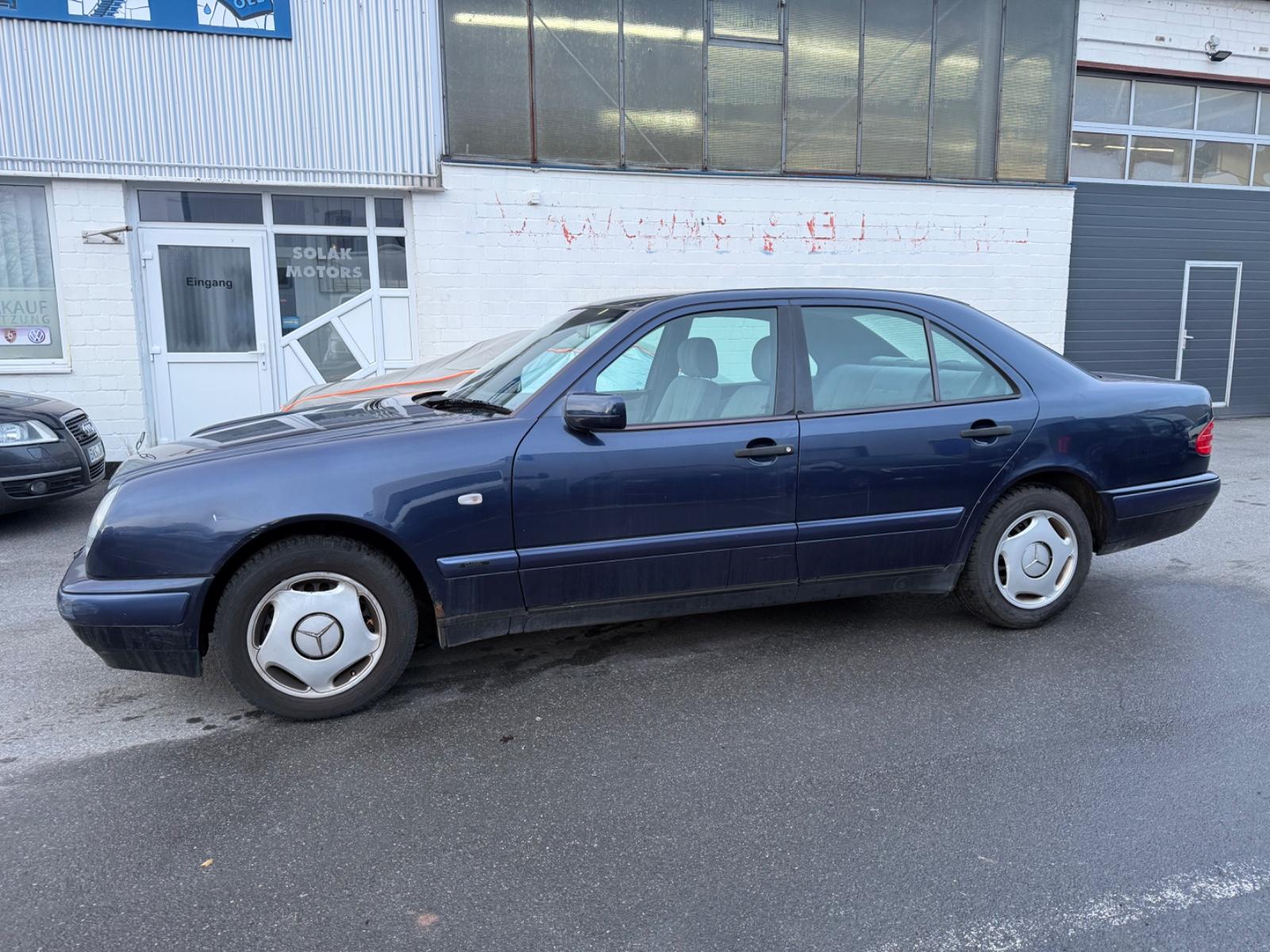 Mercedes-Benz E200 W210 1.HAND/KLIMA