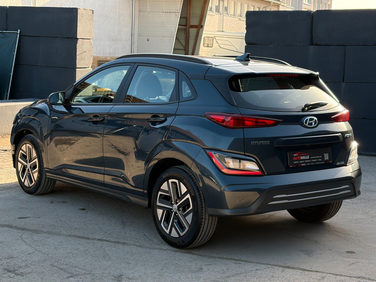 Fahrzeugabbildung Hyundai KONA E Select ACC LHZ SHZ LKAS PDC KAM CarPlay