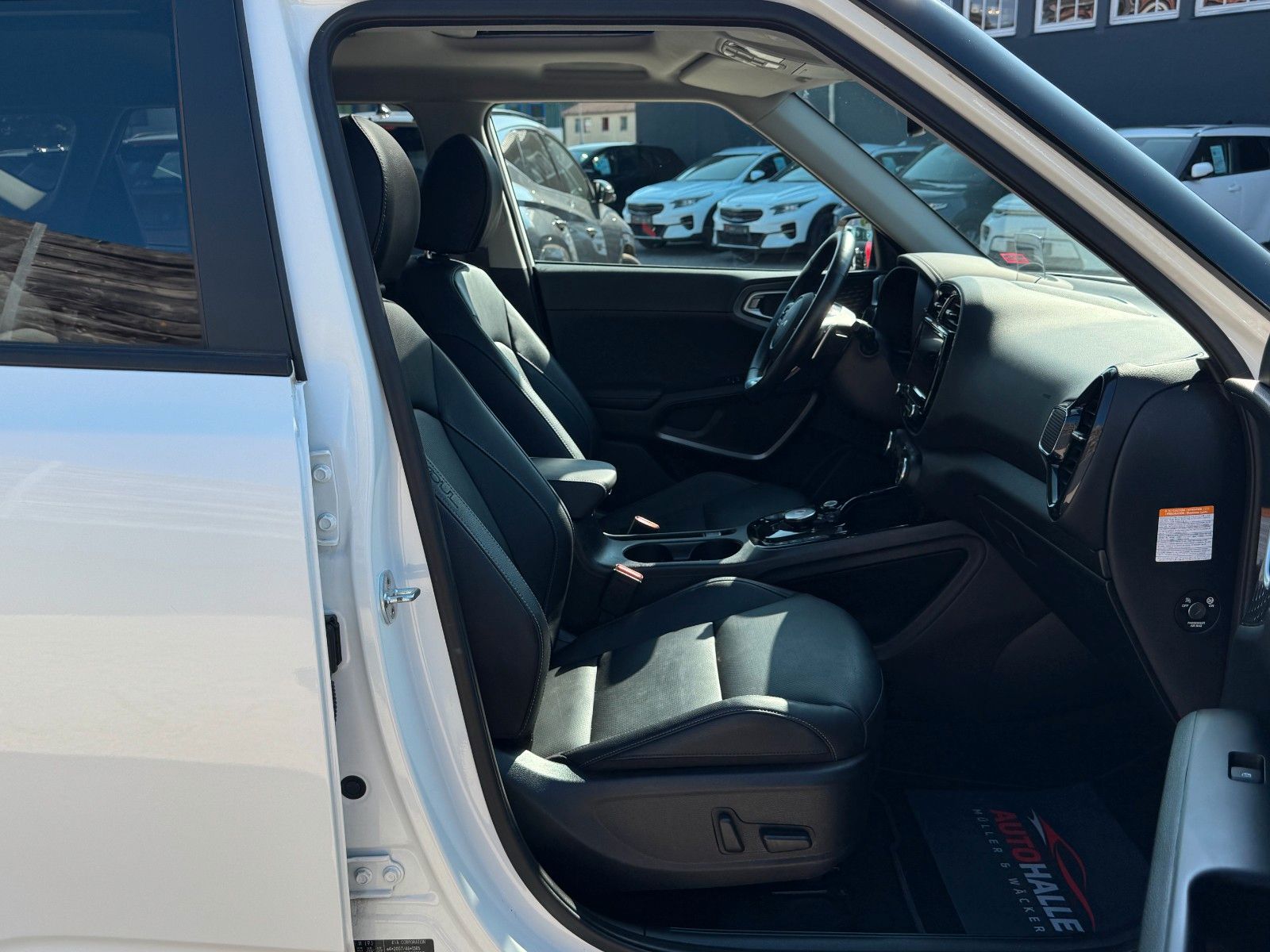 Fahrzeugabbildung Kia E-Soul 64kWh Spirit Schiebedach CarPl. H&K ACC