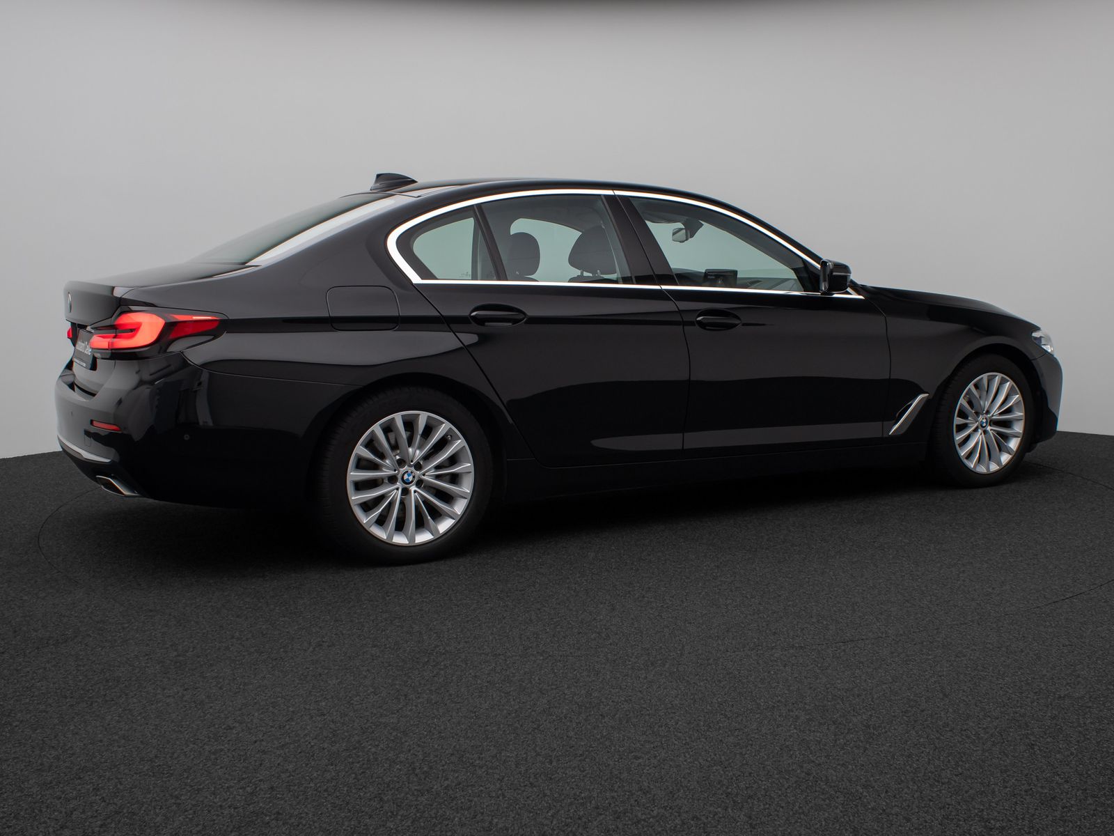 Fahrzeugabbildung BMW 520d Luxury Line Kamera DAB 4xKlima AHK Sport