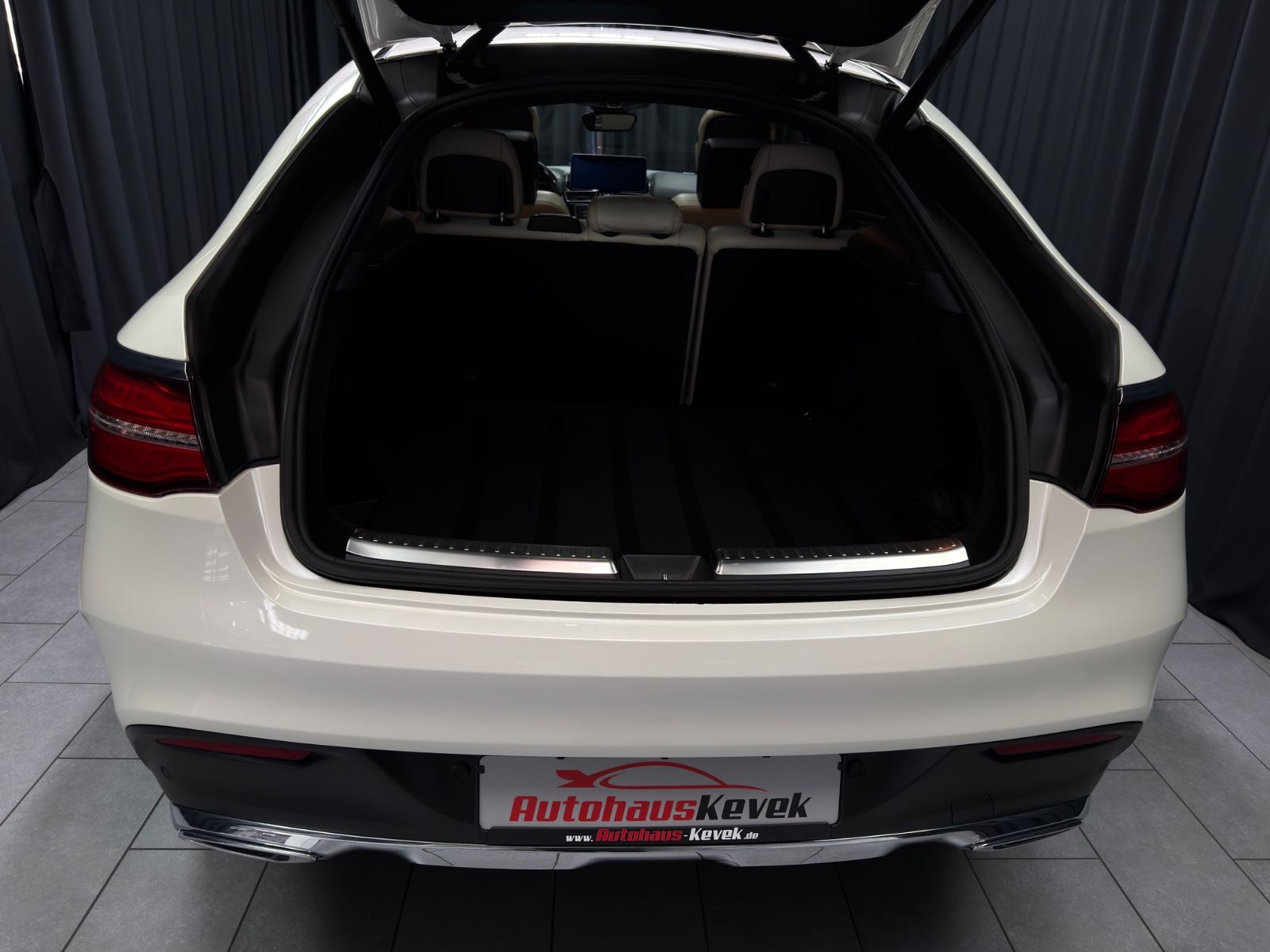 Fahrzeugabbildung Mercedes-Benz GLE 350 d Coupe 4Matic|TV|PANO|AMG-LINE|VOLL|22"