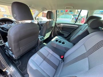Volkswagen Golf - 8