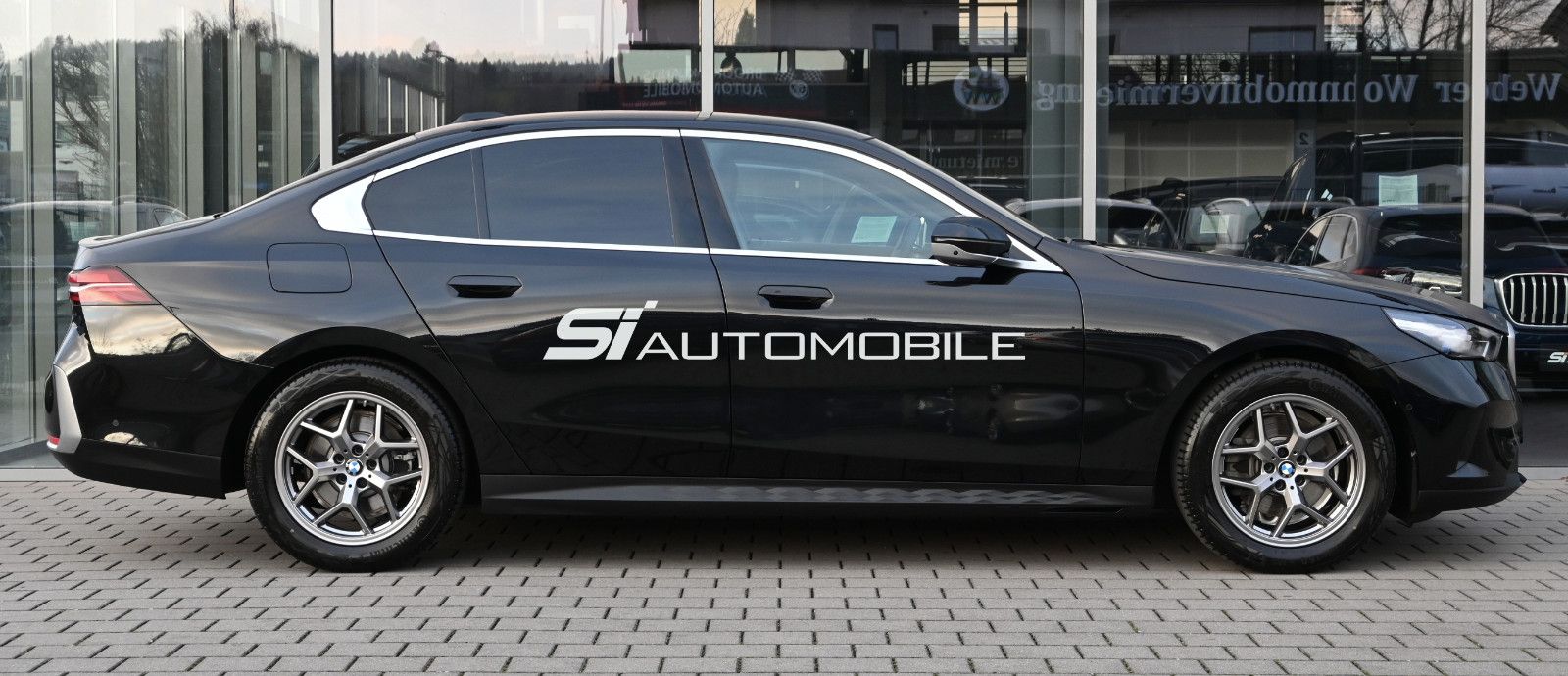 Fahrzeugabbildung BMW 520d °KOMFORTSITZE°PANO°SITZKLIMA°STANDHEIZ°360°