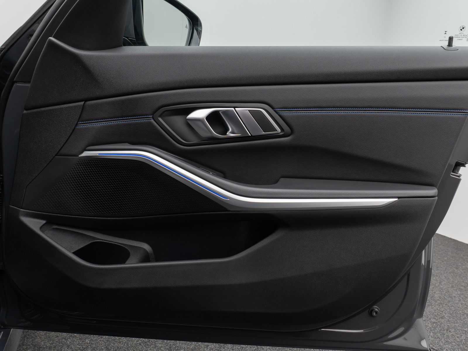 Fahrzeugabbildung BMW 330i M Sport Kamera DAB CockPitPr AHK Alarm 19"