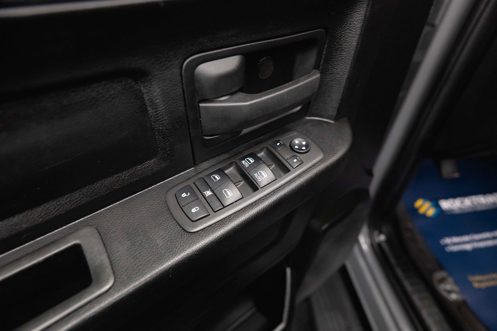 Fahrzeugabbildung Dodge RAM 5.7 V8 HEMI 4x4 OFFROAD Night-Paket LONGBED