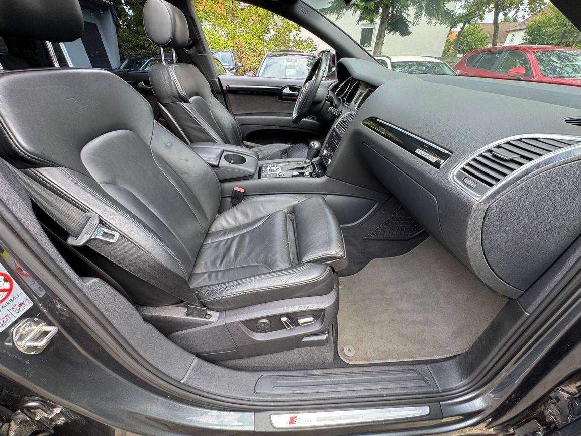 AUDI Q7 3.0 TFSI S-LINE QUATTRO-7 places