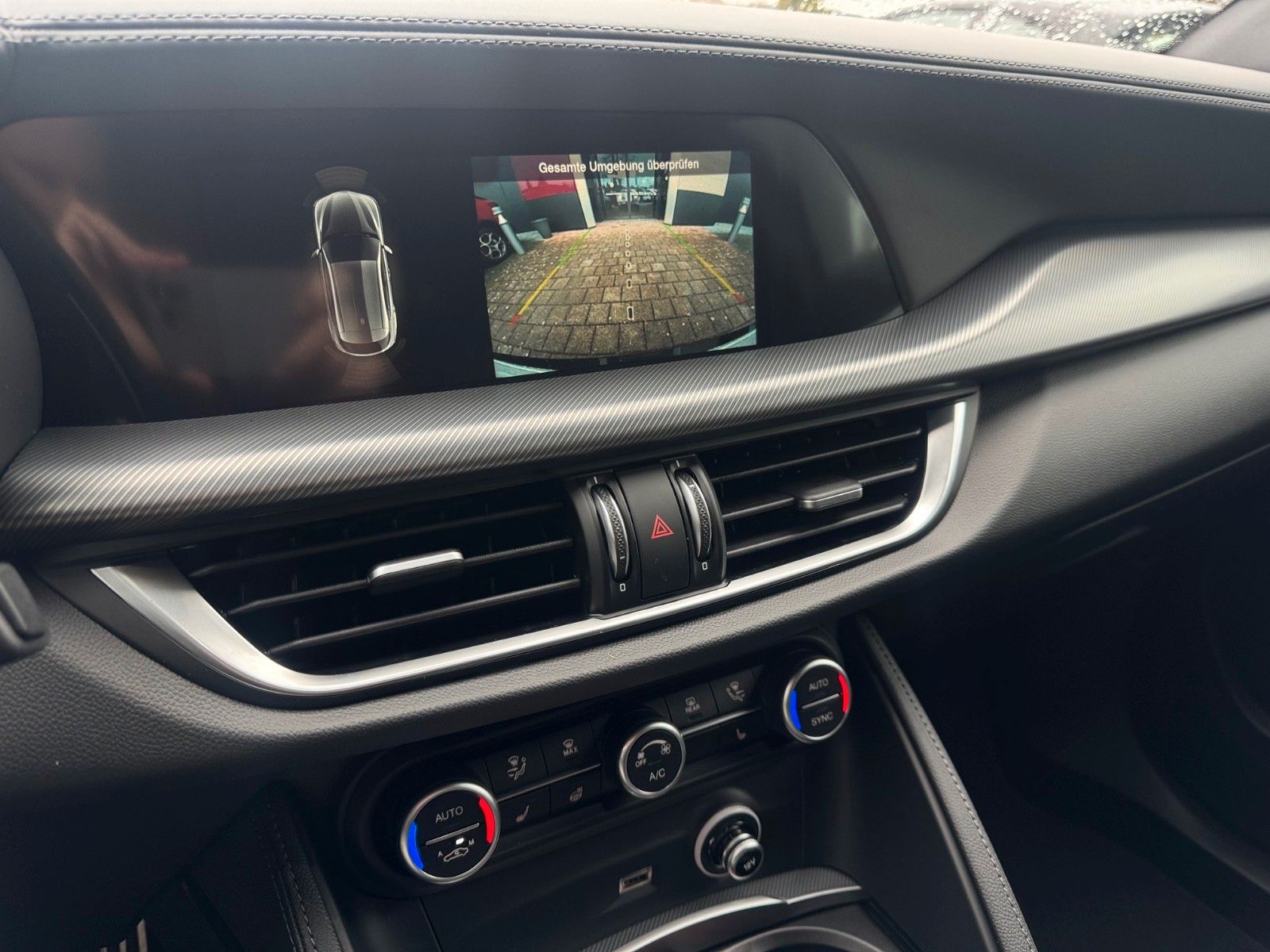 Fahrzeugabbildung Alfa Romeo Stelvio 280PS Veloce AT8 Q4 NAVI SITZHEIZUNG LED