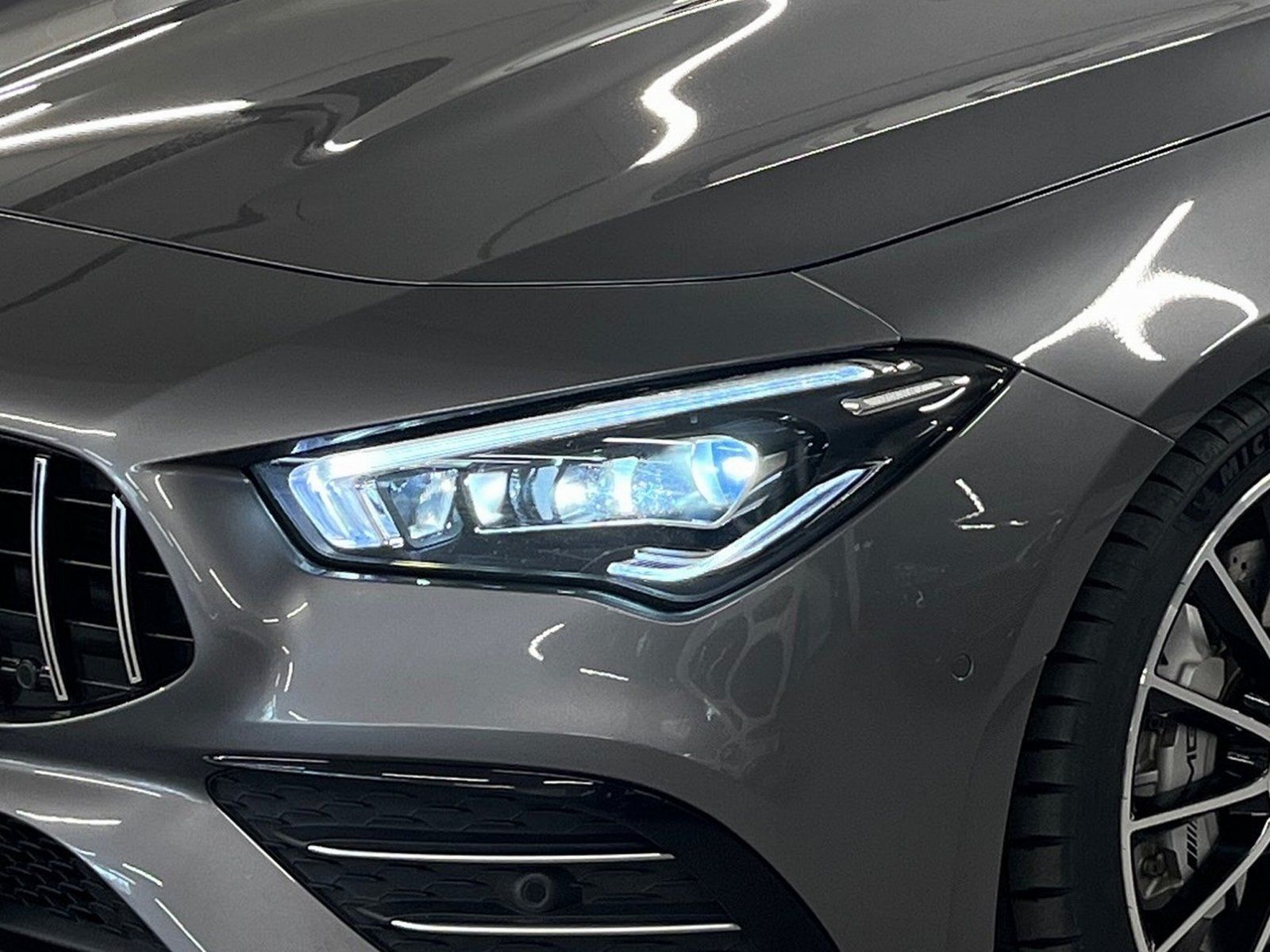 Fahrzeugabbildung Mercedes-Benz CLA 35 AMG 4M*Pano*Burmester*Distro*360*MLB*Ride