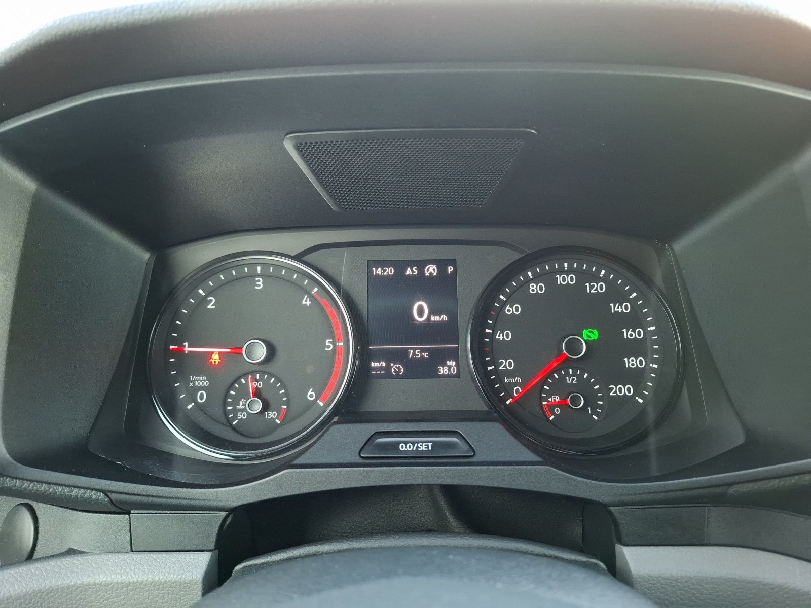 Fahrzeugabbildung Volkswagen Crafter Kasten 35 MR HD AHK Navi Klima GRA RFK