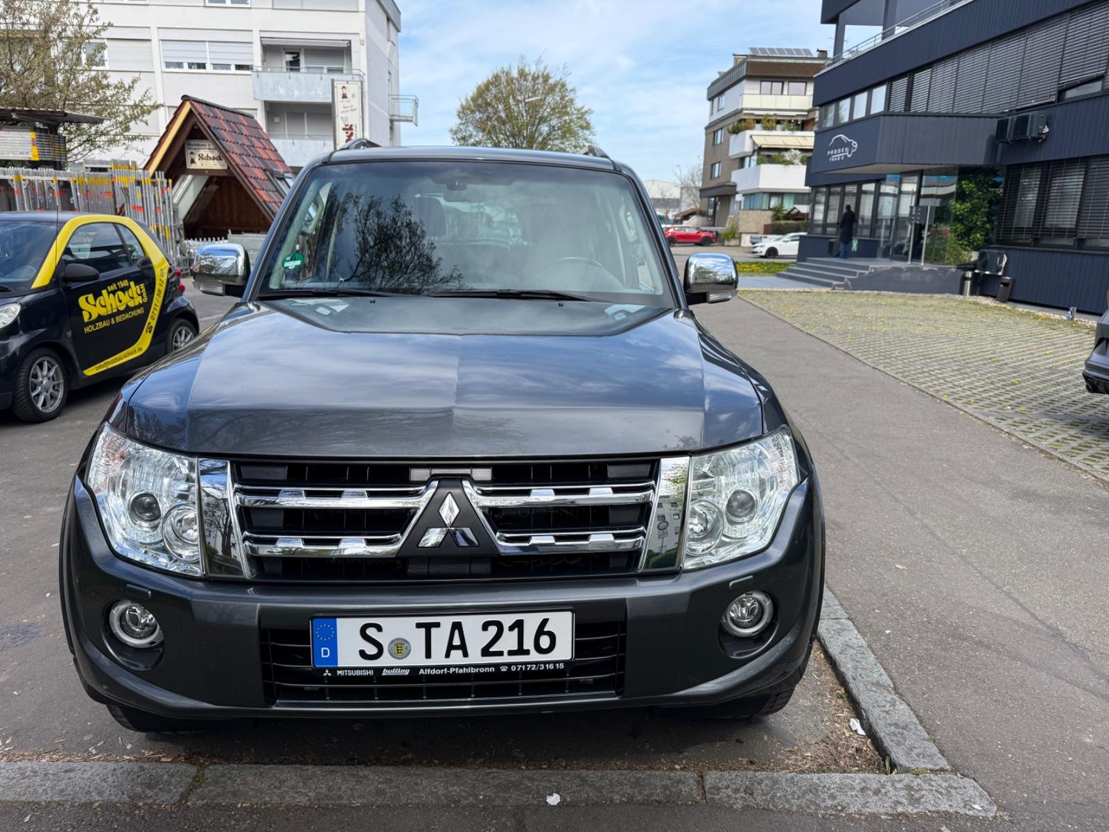 Mitsubishi Pajero 3.2 DI-D Edition 30* Top Zustand*