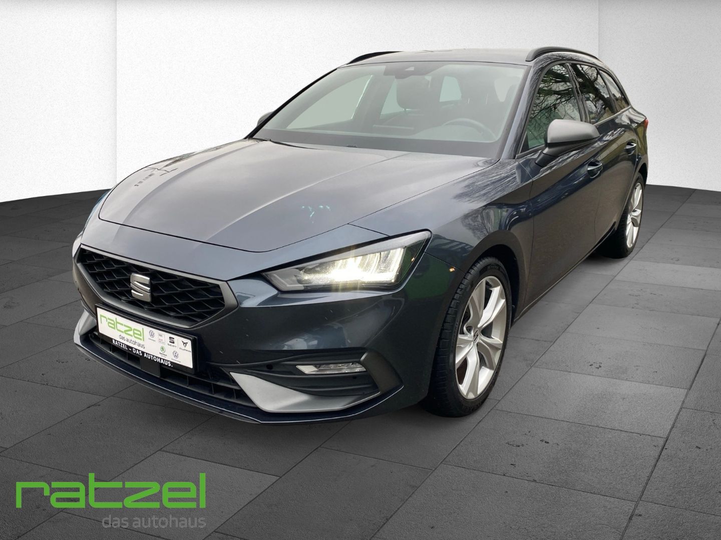 Fahrzeugabbildung SEAT Leon 1.5 eTSI Sportstourer FR Automatik Navi Dig