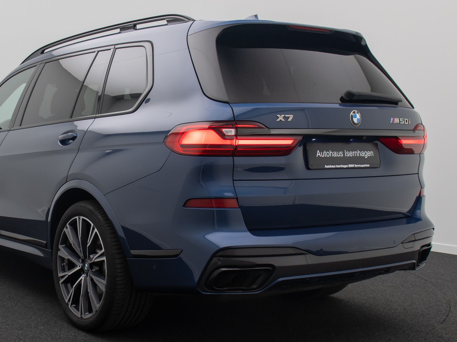 Fahrzeugabbildung BMW X7 M50i  Massage 360°B&W Laser DAB SkyLounge 22"