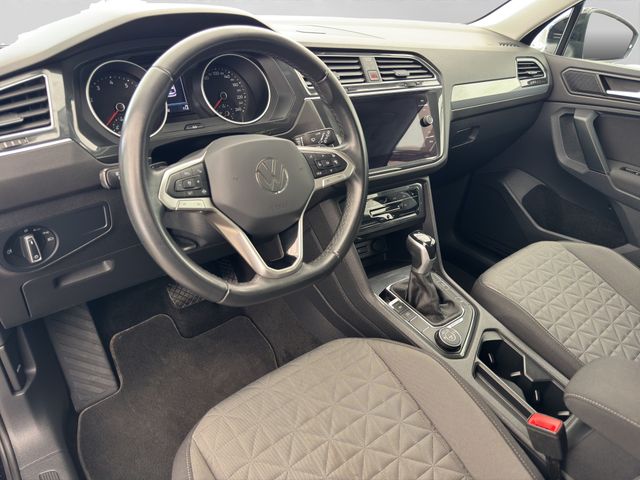 Fahrzeugabbildung Volkswagen Tiguan 2.0 TSI Life 4M DSG LED+Kamera+ACC+AHK