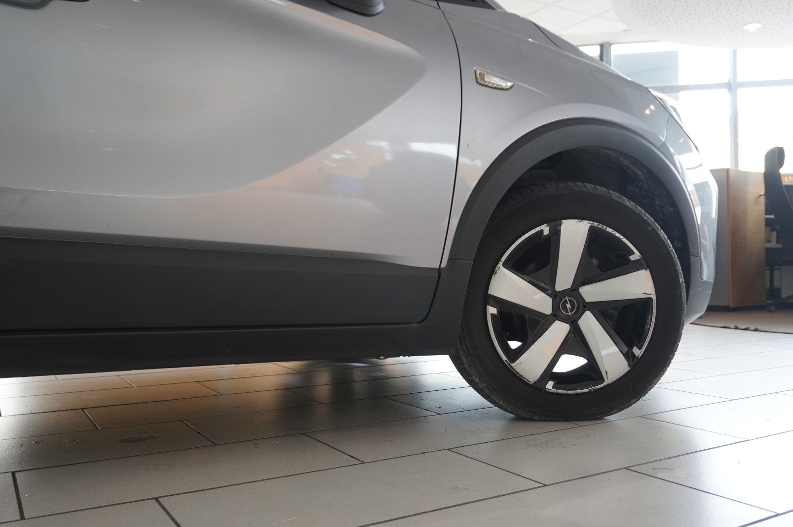 Fahrzeugabbildung Opel Crossland (X) 1.2 EDITION NAVI/LED/KAMERA/TEMP.