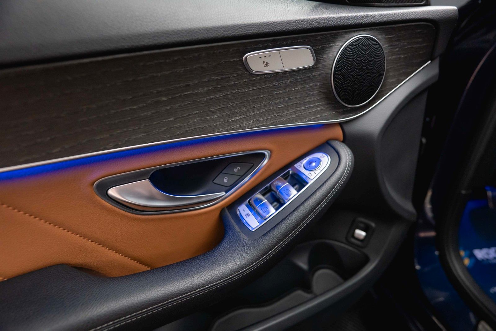 Fahrzeugabbildung Mercedes-Benz C 300 AMG | ACC | Pano | Mulitbeam | Widescreen