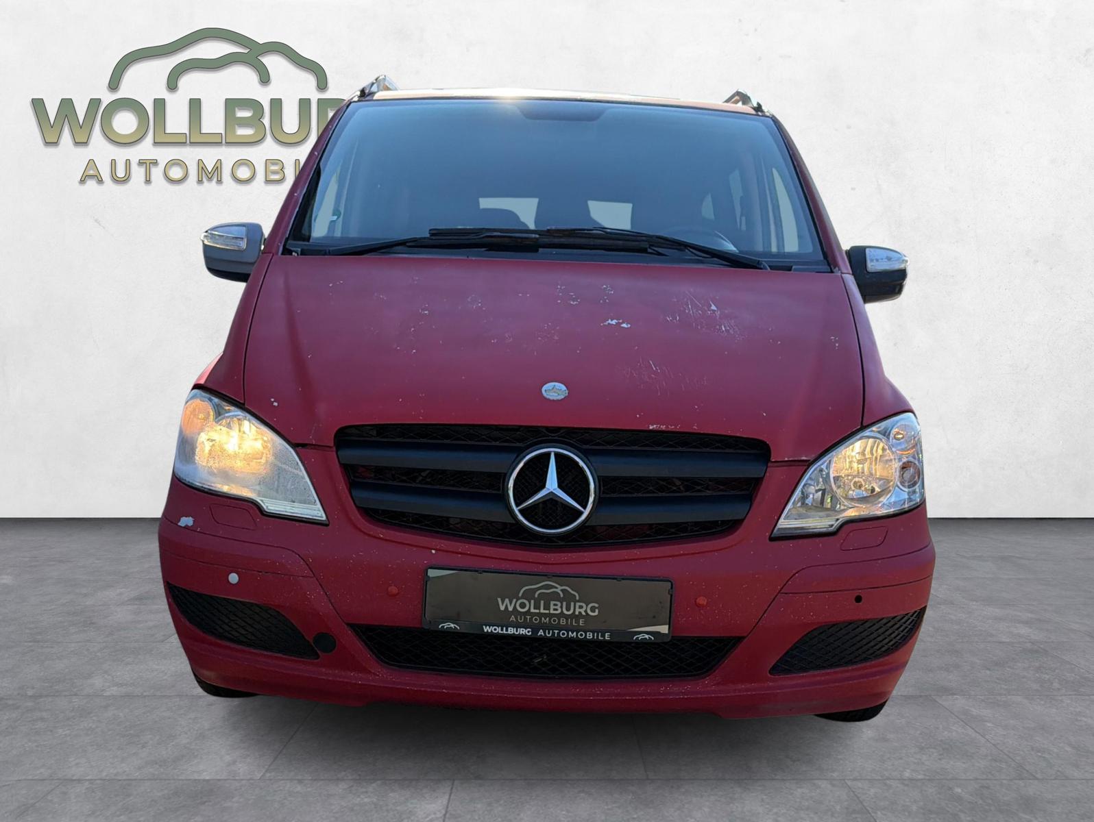 Mercedes-Benz Vito 2004 — rear view