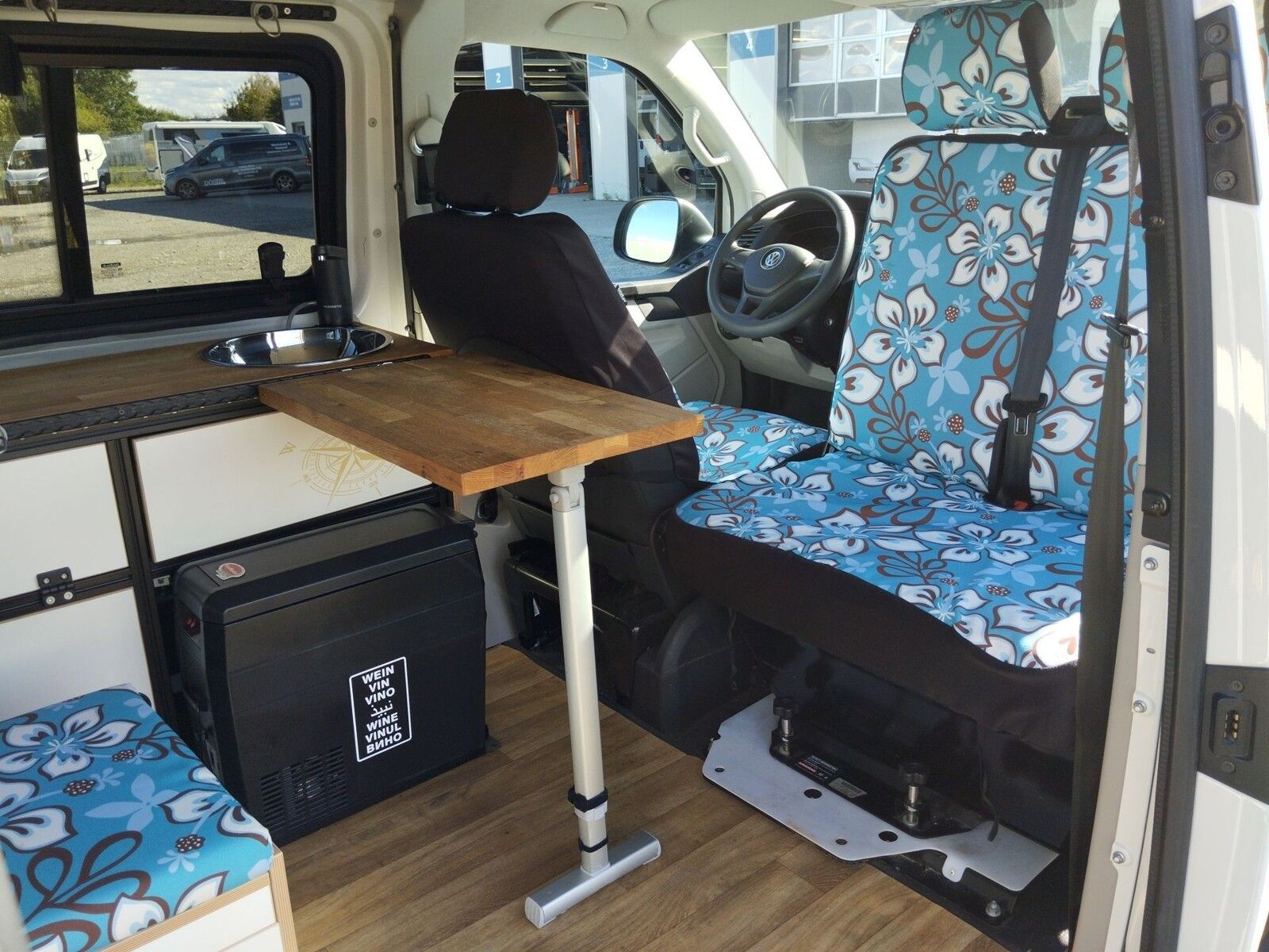 Fahrzeugabbildung Volkswagen Sonstige T6 Camper-Van Bulli lang Küche Festbett