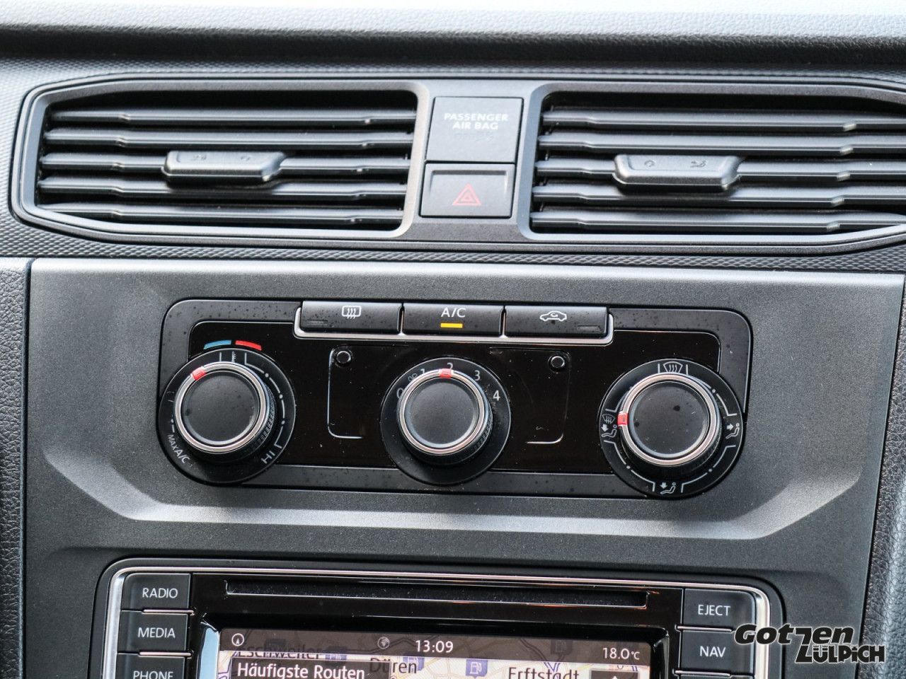 Fahrzeugabbildung Volkswagen Caddy Kombi 1,4TSI Navi Klima 5-Sitze AHK