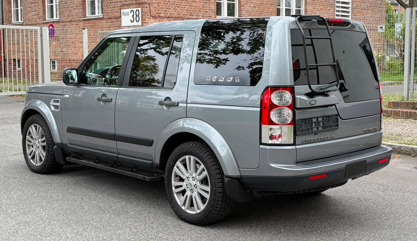Land Rover Discovery 4 SDV6 256 ch SE • 7 places • Cuir • GPS • Suspension pneumatique • Attelage 3,5 t