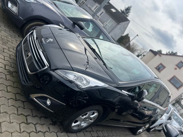 Peugeot 5008 Active