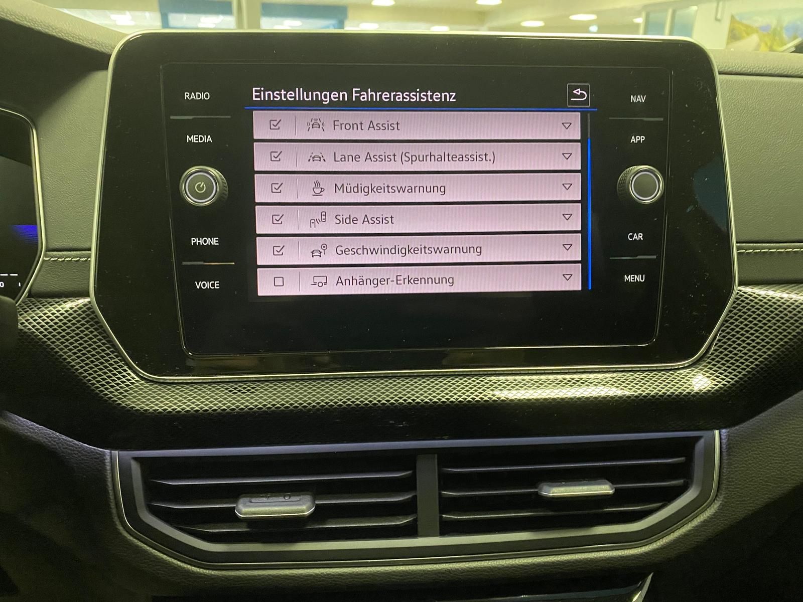 Fahrzeugabbildung Volkswagen T-Cross 1.5 TSI DSG BLACK STYLE R-Line+AHK+ACC++