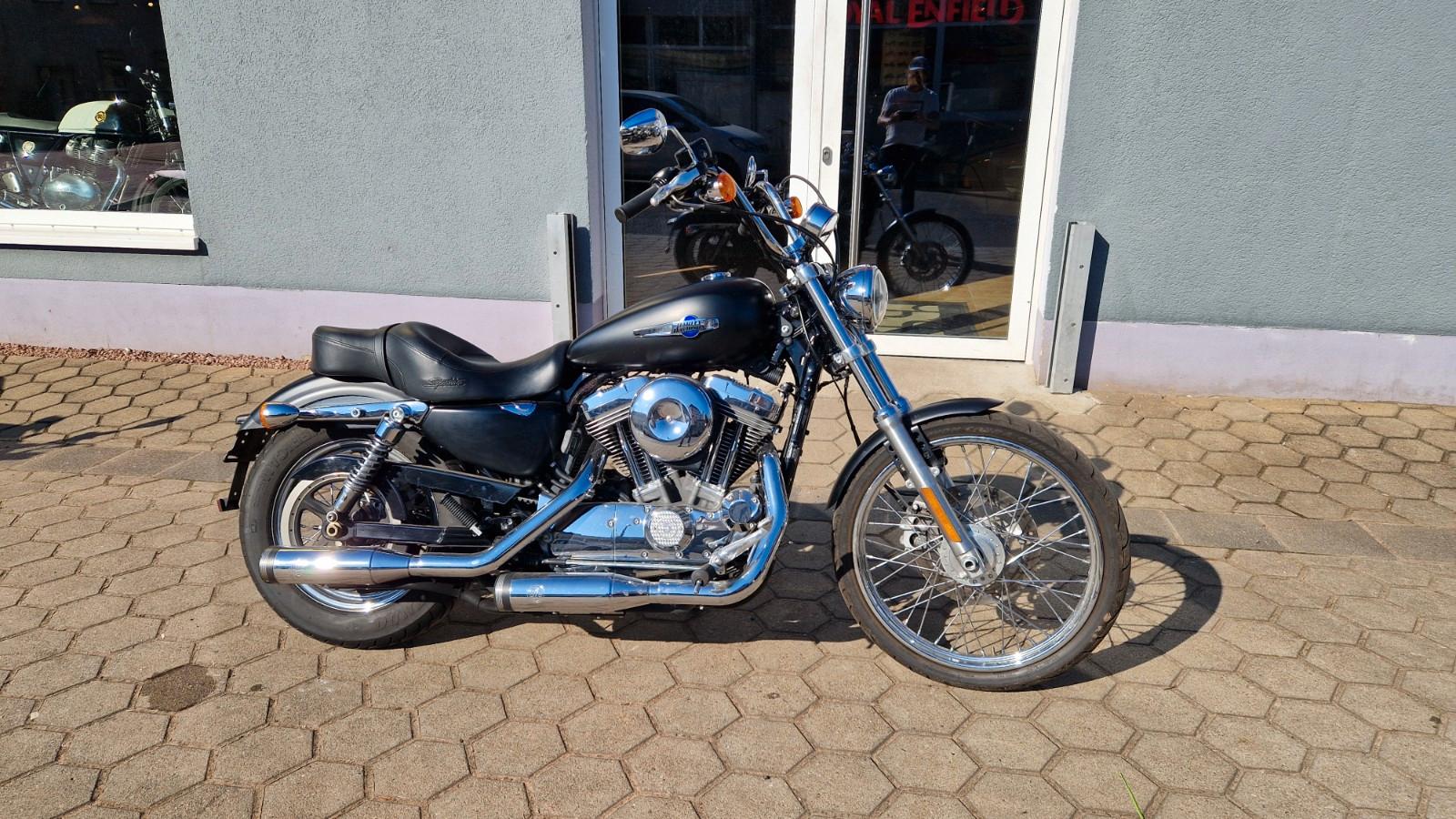 Harley-Davidson XL1200V Seventy Two