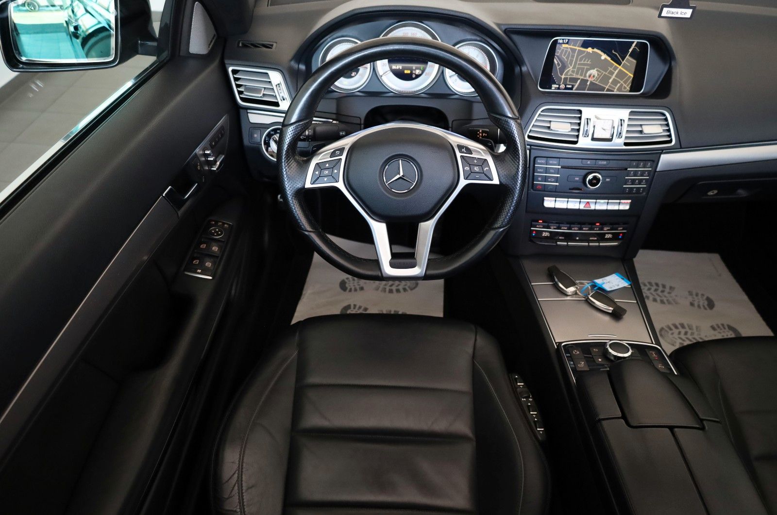 Fahrzeugabbildung Mercedes-Benz E400 Cabrio AMG Line Leder,Navi,LED,H/K,Airscarf