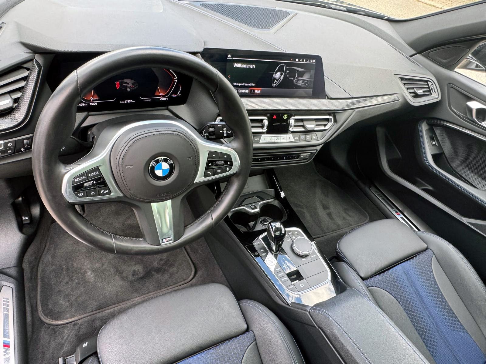 Fahrzeugabbildung BMW 118i M-Sport Steptr. NAV PDC KAM PANO TEMP HIFI
