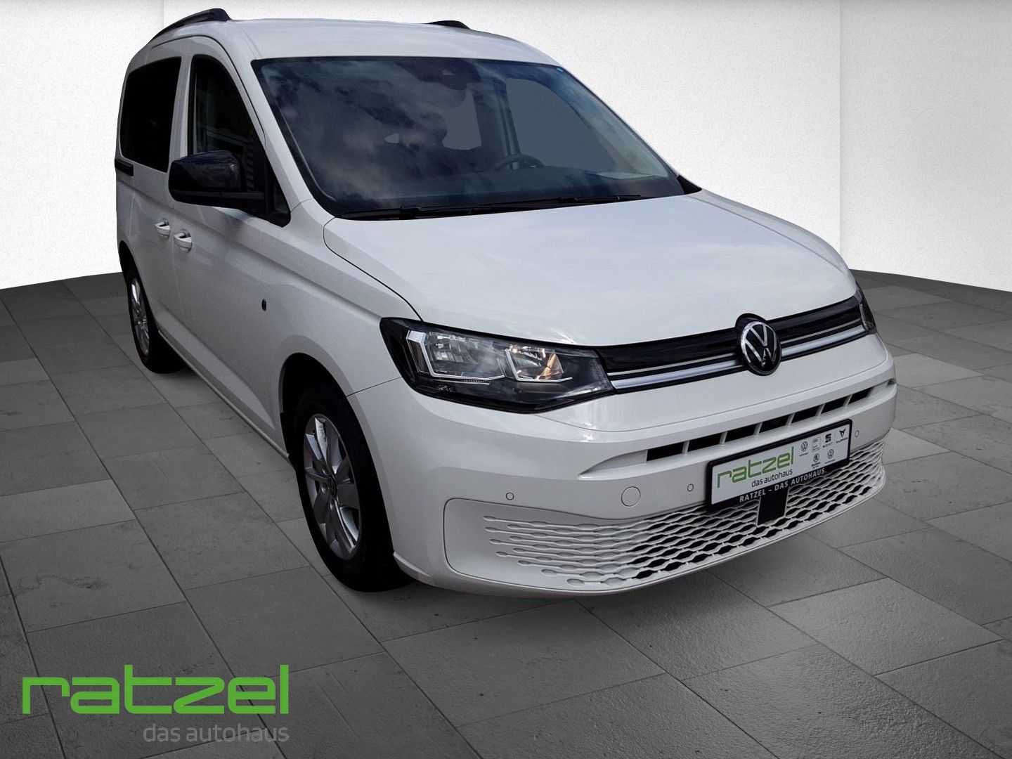 Fahrzeugabbildung Volkswagen Caddy Life 1.5 TSI LMF Dachreling Sitzhzg. Navi