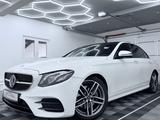 Mercedes-Benz E 350d AMG-LINE/WIDESCREEN/360°KAM/PANO/E43 Opt. - Mercedes-Benz E 350: Weiß, Limousine