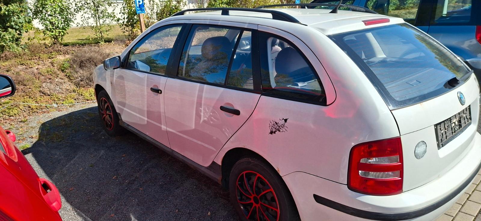 Skoda Fabia 2006 — rear view