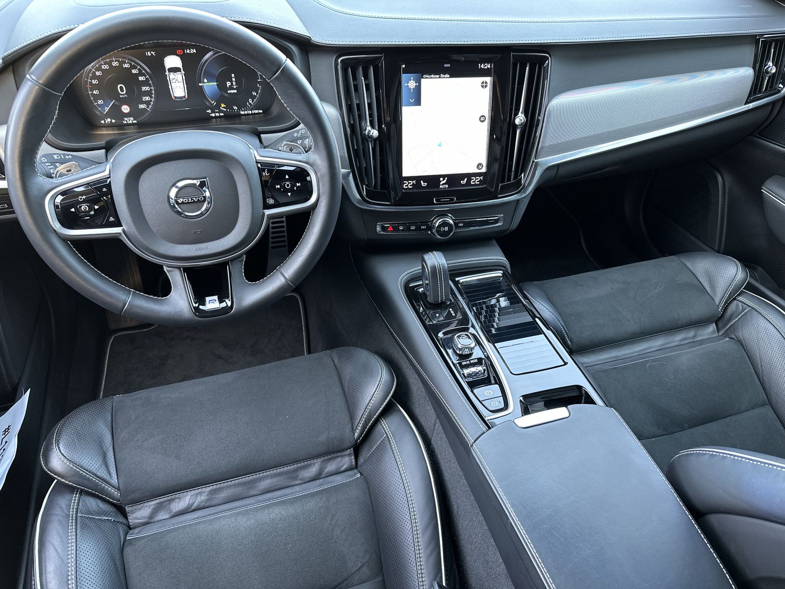 Fahrzeugabbildung Volvo V90 T8 AWD R-Design Hybrid NAV+LED+KAM+H&K+19ZO