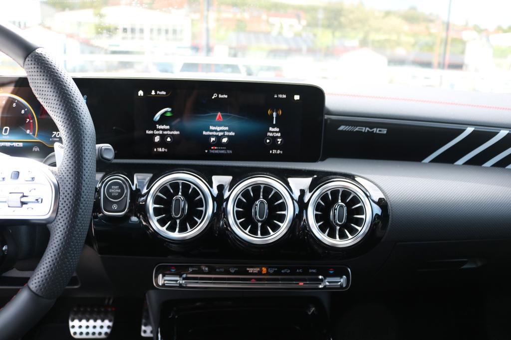 Mercedes-Benz CLA 35 AMG Shooting Brake