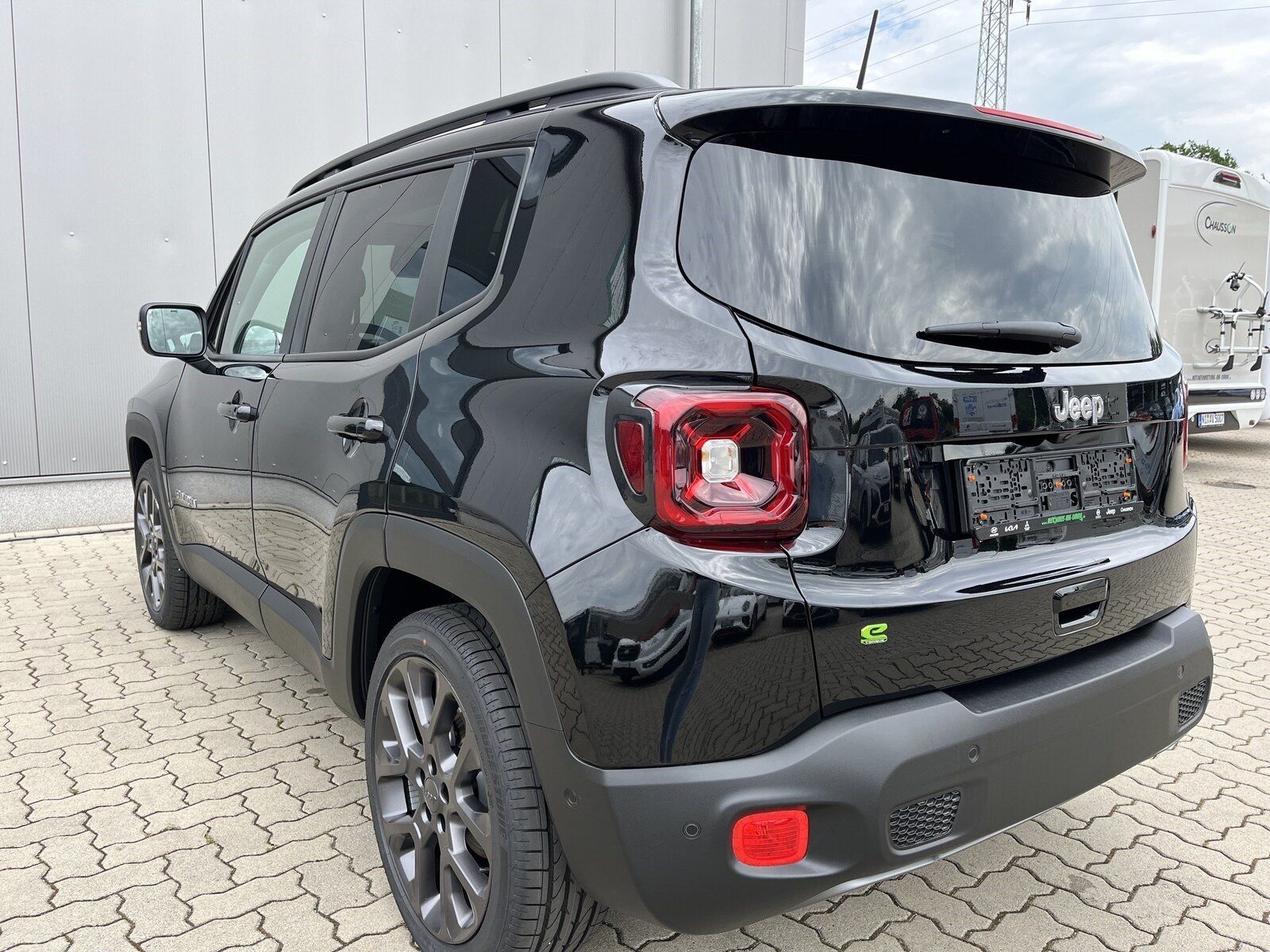 Fahrzeugabbildung Jeep Renegade S-Edition 1.5l MHEV 48V 96 kW (130PS) D