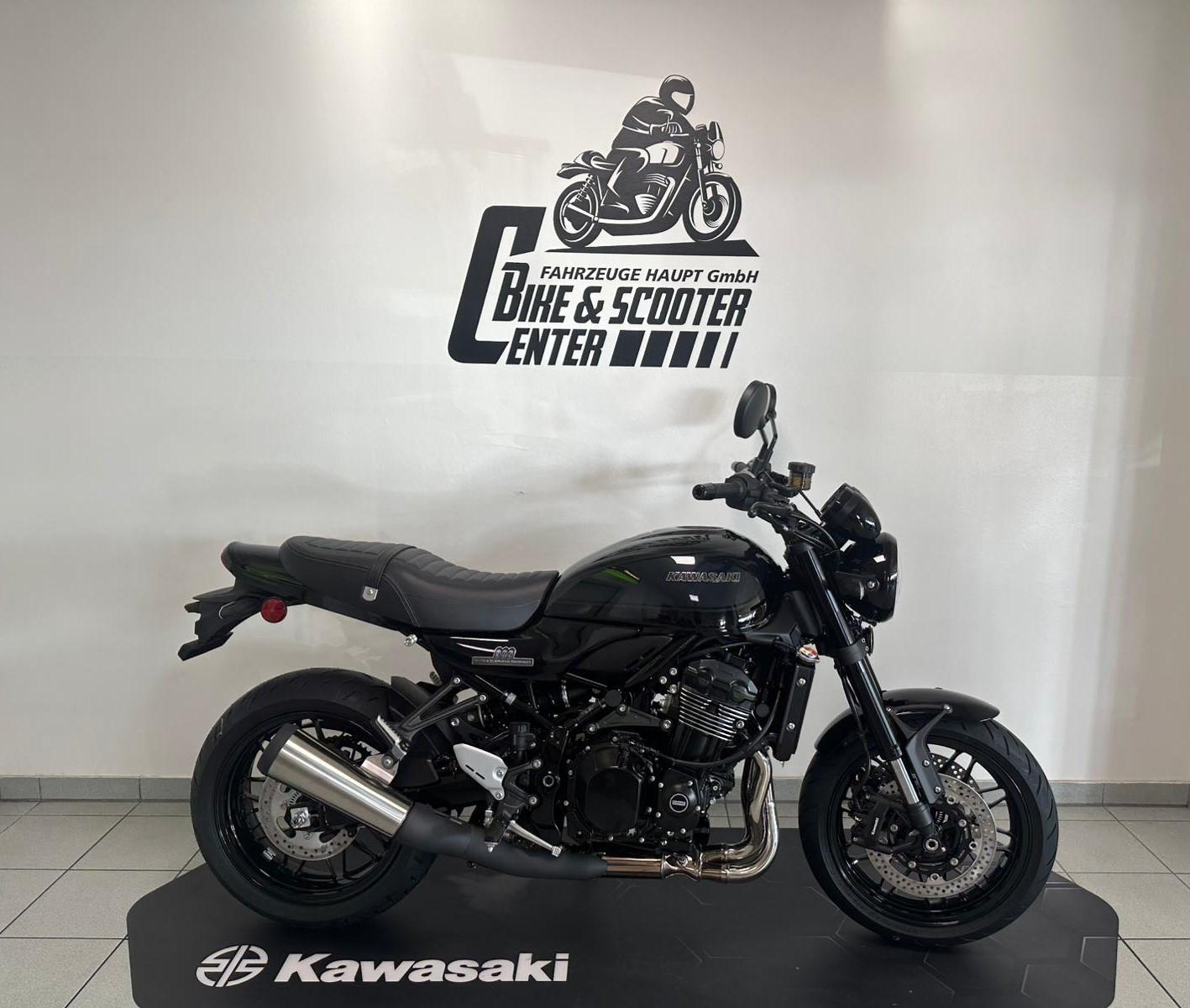 Kawasaki Z 900 RS Black Ball Edition 2026