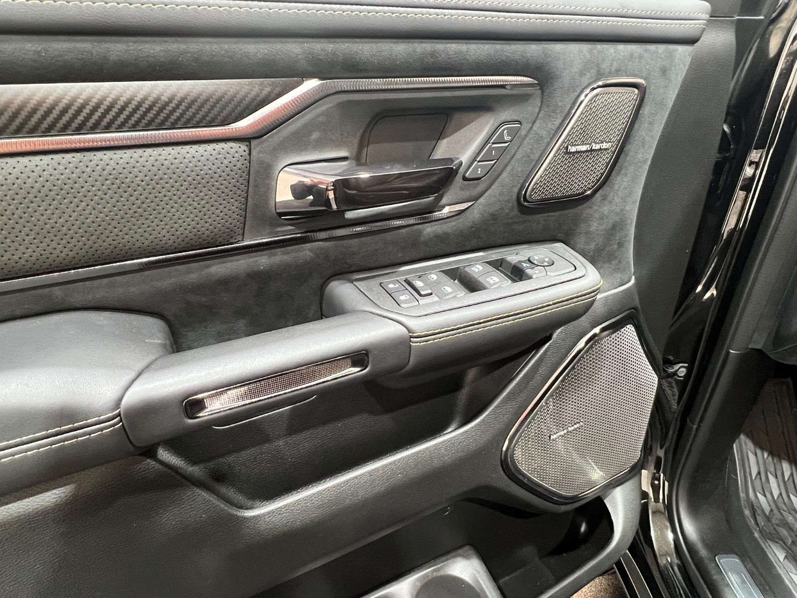Fahrzeugabbildung Dodge RAM 1500 RHO H/O BLUE Edition